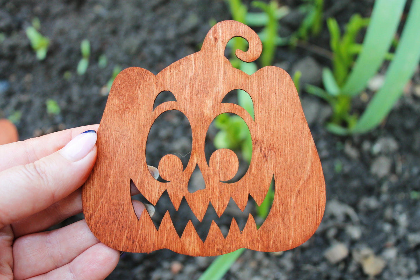 Round Halloween wooden coasters 3.5 inches - Set of 4 - made of high quality plywood - Modern coasters - Ready to ship - ready to use