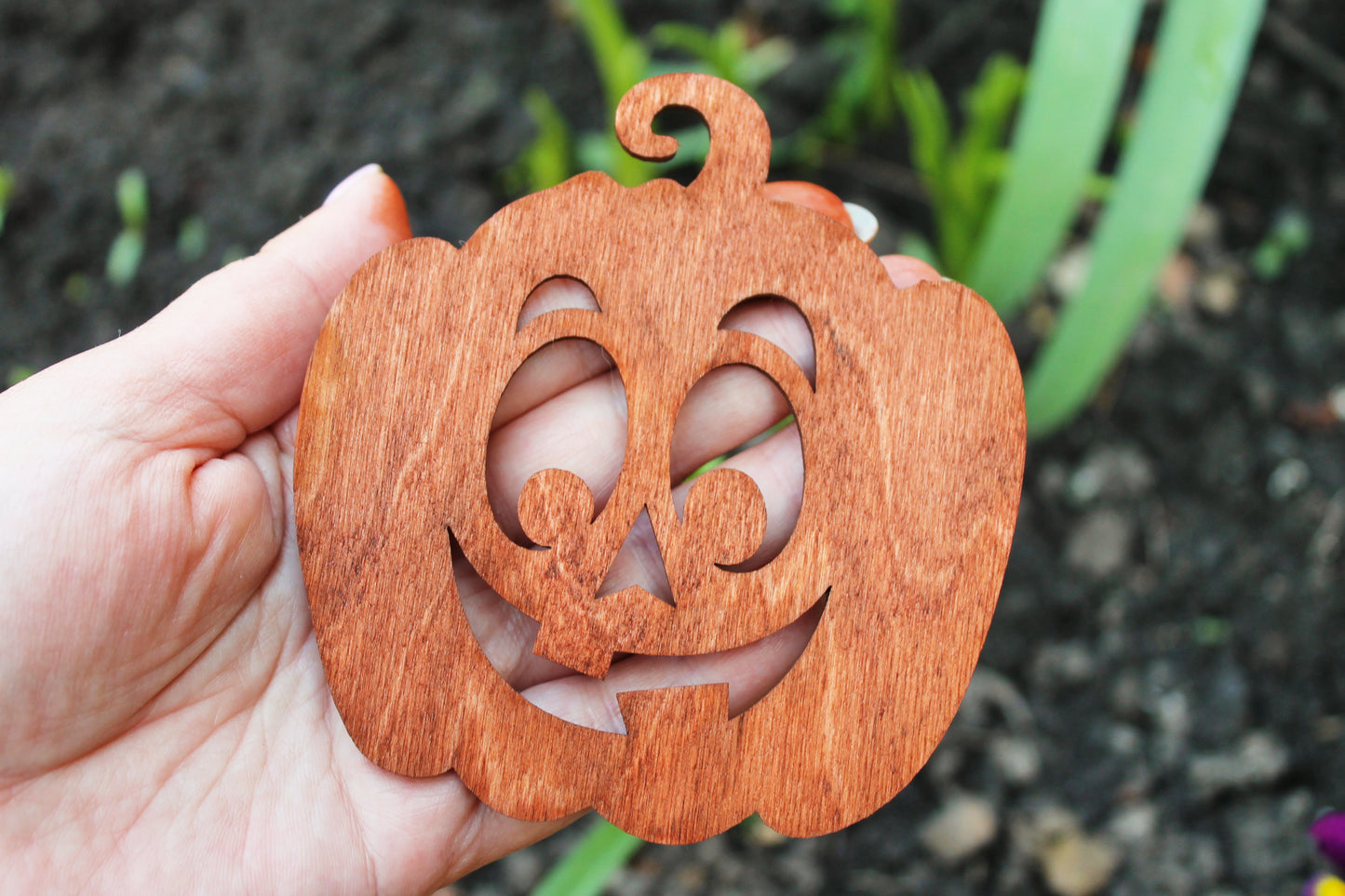Round Halloween wooden coasters 3.5 inches - Set of 4 - made of high quality plywood - Modern coasters - Ready to ship - ready to use