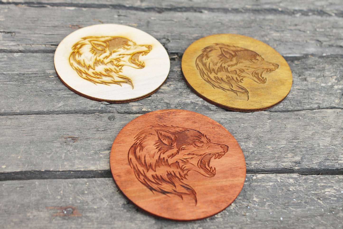 Round Wolf wooden engraving coasters 100 mm - 3.9 inches - Modern coasters - Handmade coasters