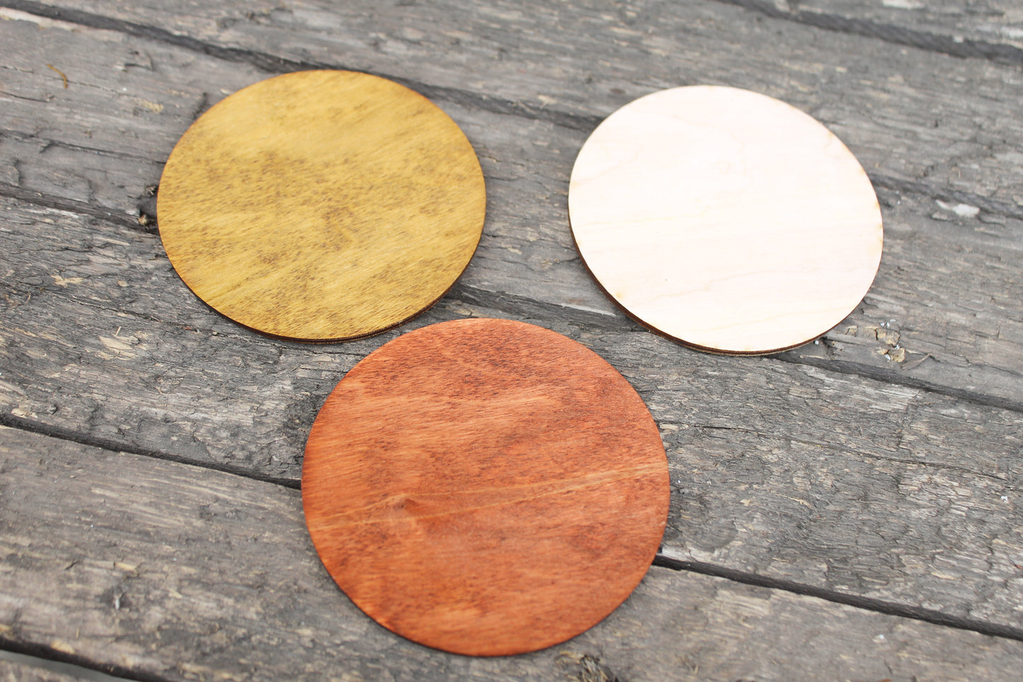 Round Wolf wooden engraving coasters 100 mm - 3.9 inches - Modern coasters - Handmade coasters