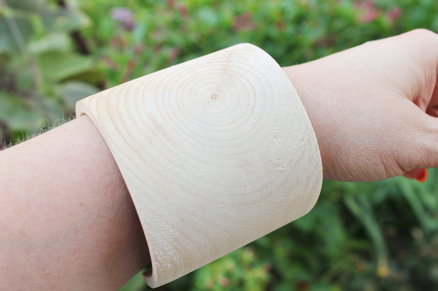 Round wooden bracelet - 73 mm - 2.9 inches - Wooden bangle - natural eco friendly - linden wood