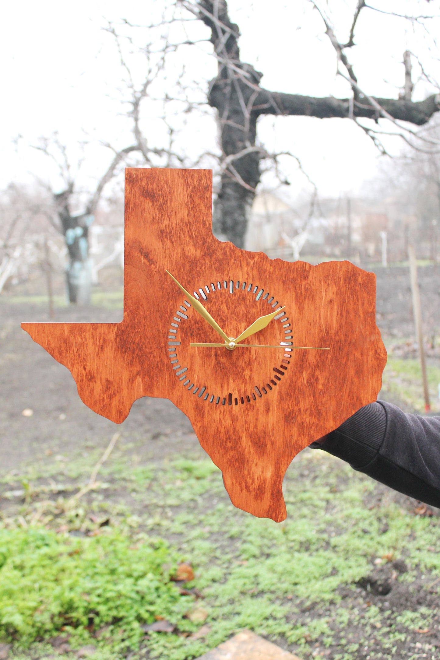 Wooden modern clock - Texas - state - red wood color - 350 mm - 13.8 inches - handmade clock - Silent clock mechanism