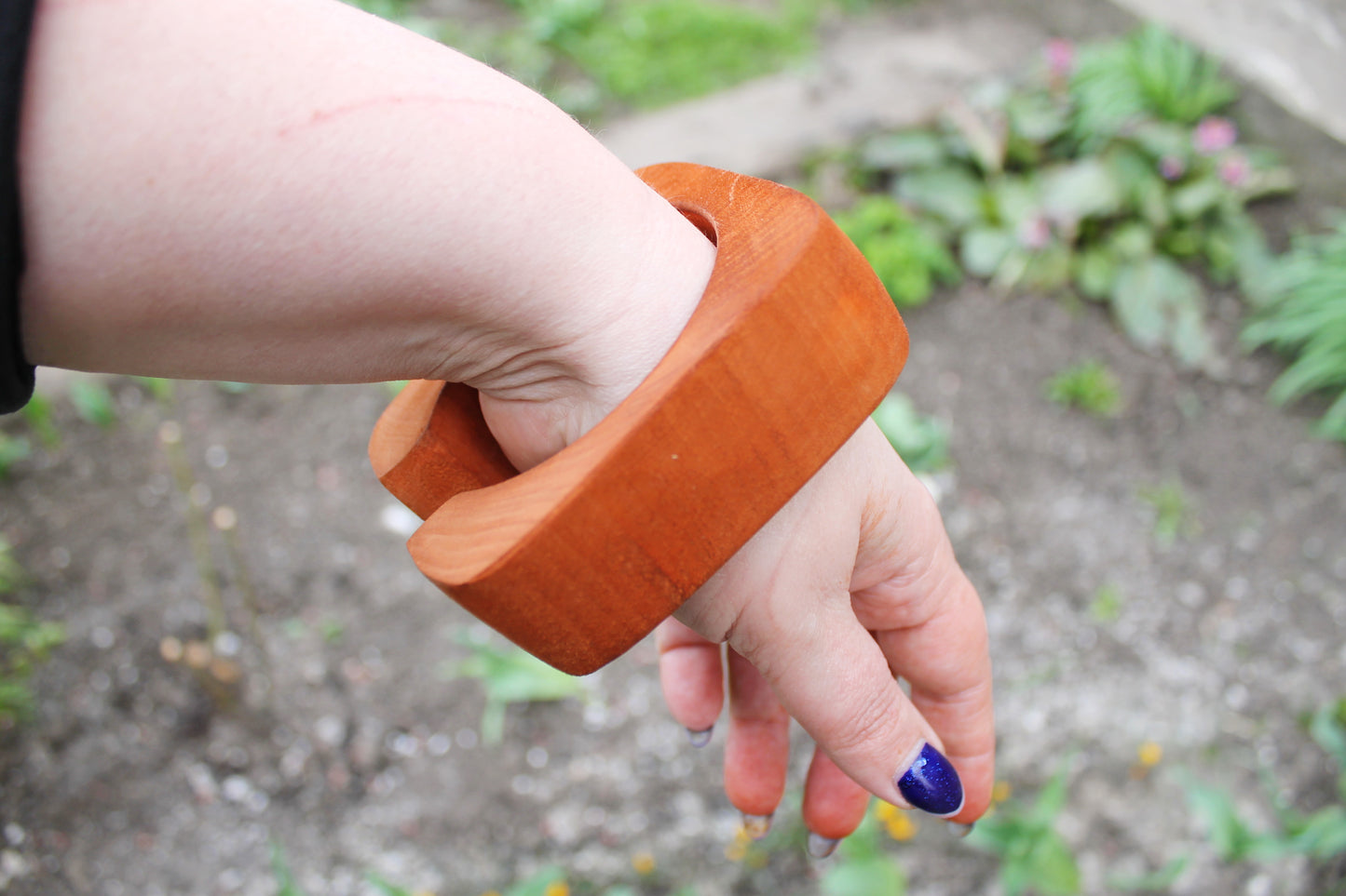 30 mm Wooden cuff/bangle/bracelet unfinished square with a cut covered by the wood stain - red wood - made of linden