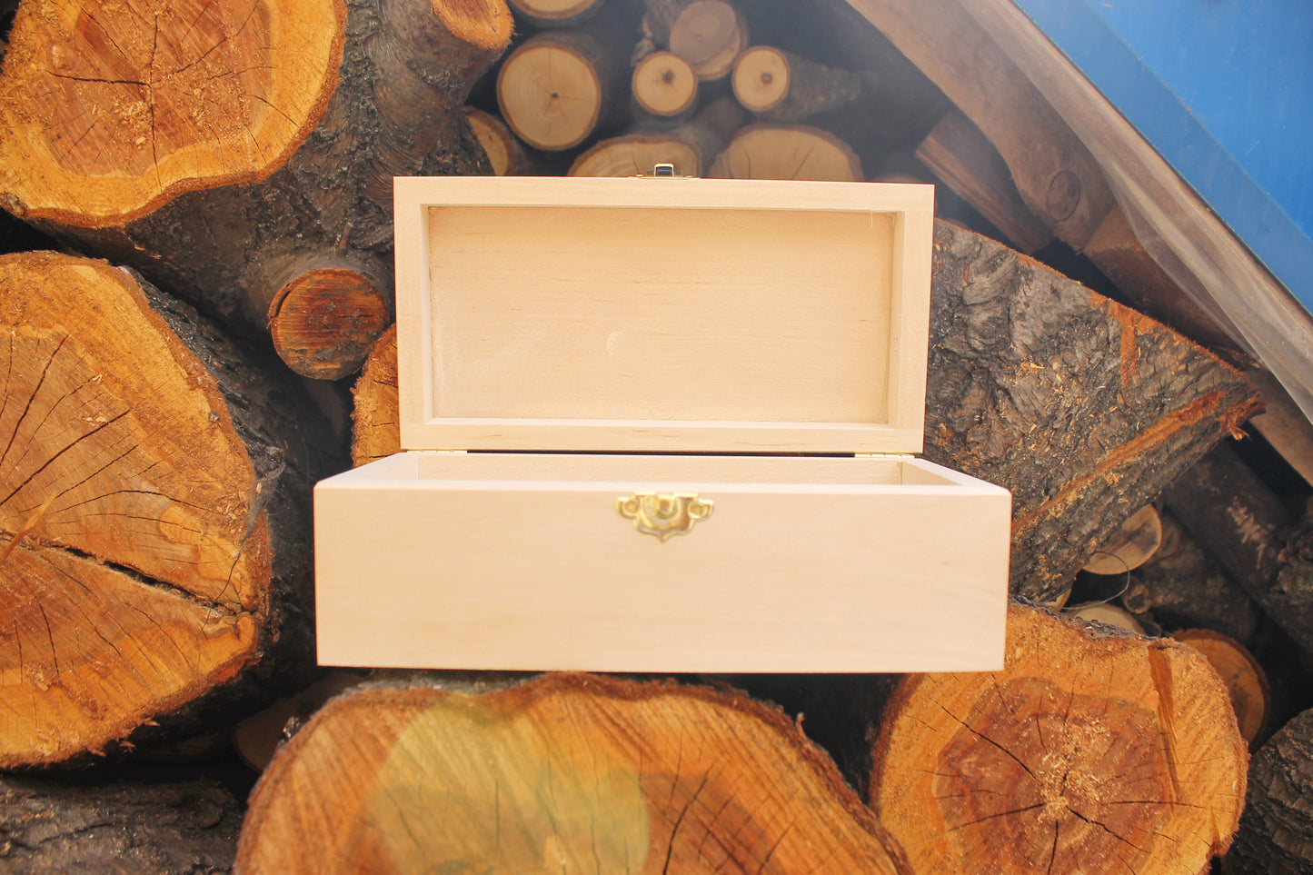 Wooden box - rounded lid - unfinished wooden box - 210 mm - 8.3 inch - with lid on hinges and lock - birch wood