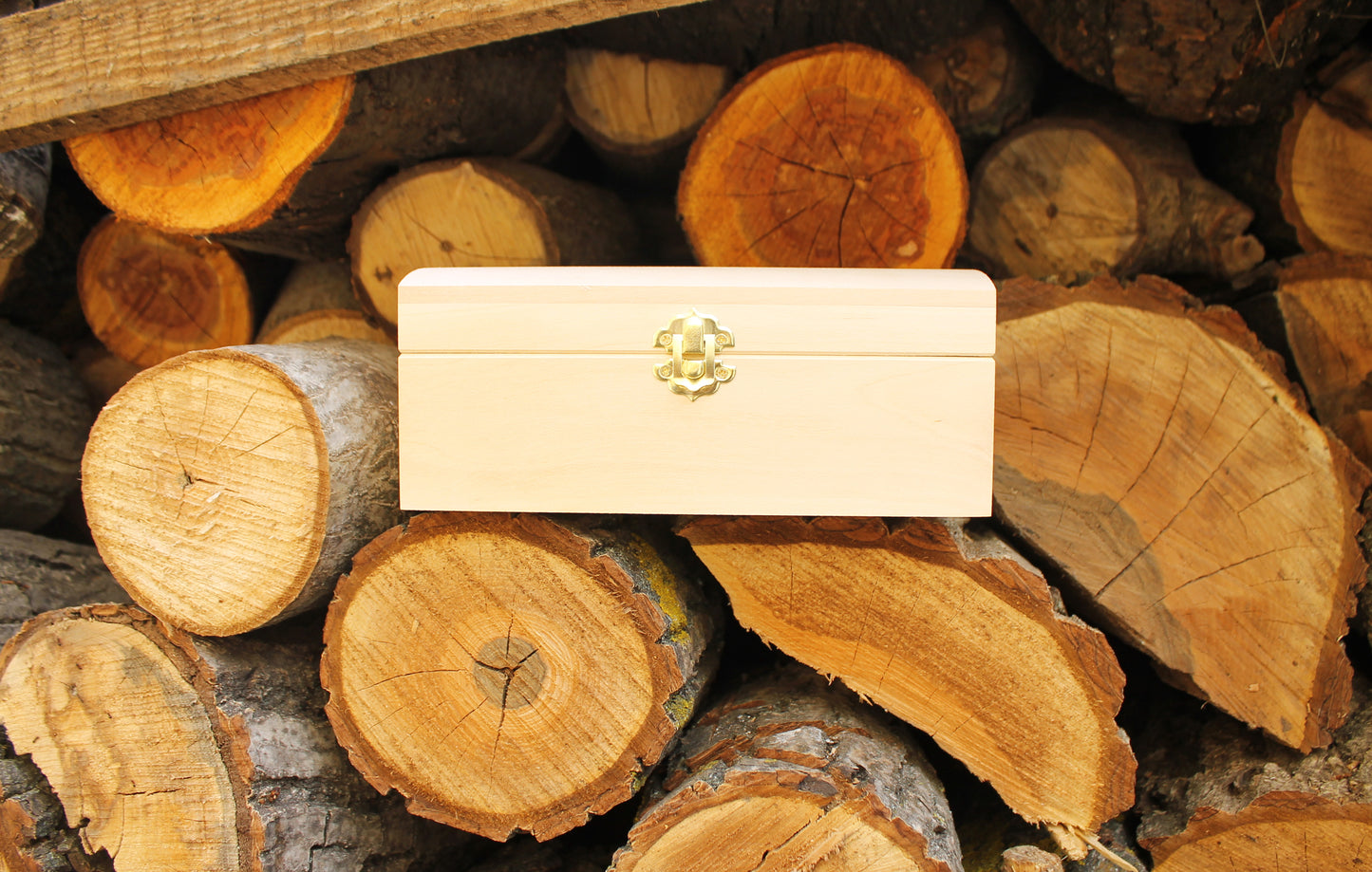 Wooden box - rounded lid - unfinished wooden box - 210 mm - 8.3 inch - with lid on hinges and lock - birch wood
