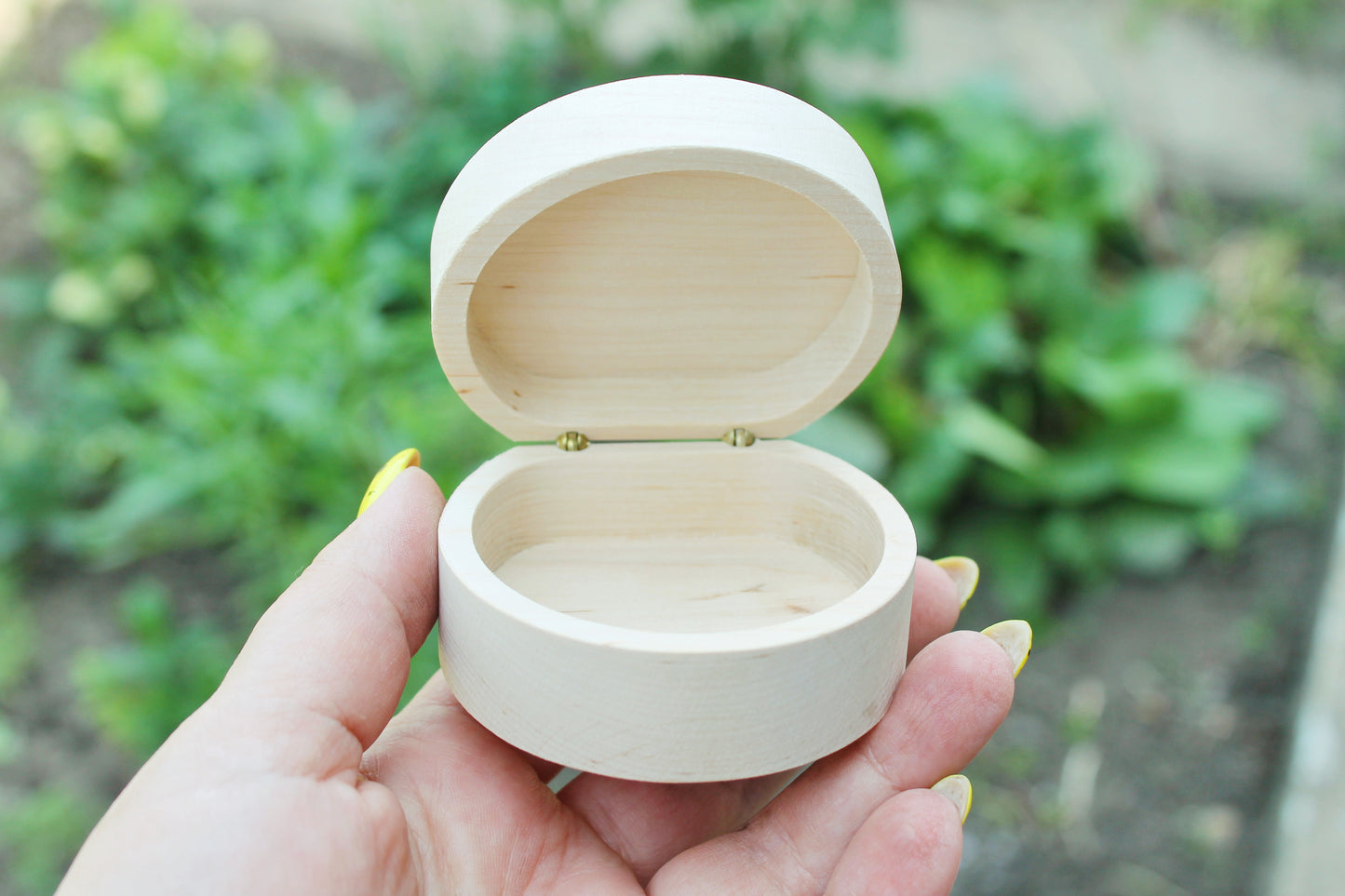 65 mm - Round unfinished wooden box - with cover on hinge - natural, eco friendly - 65 mm diameter