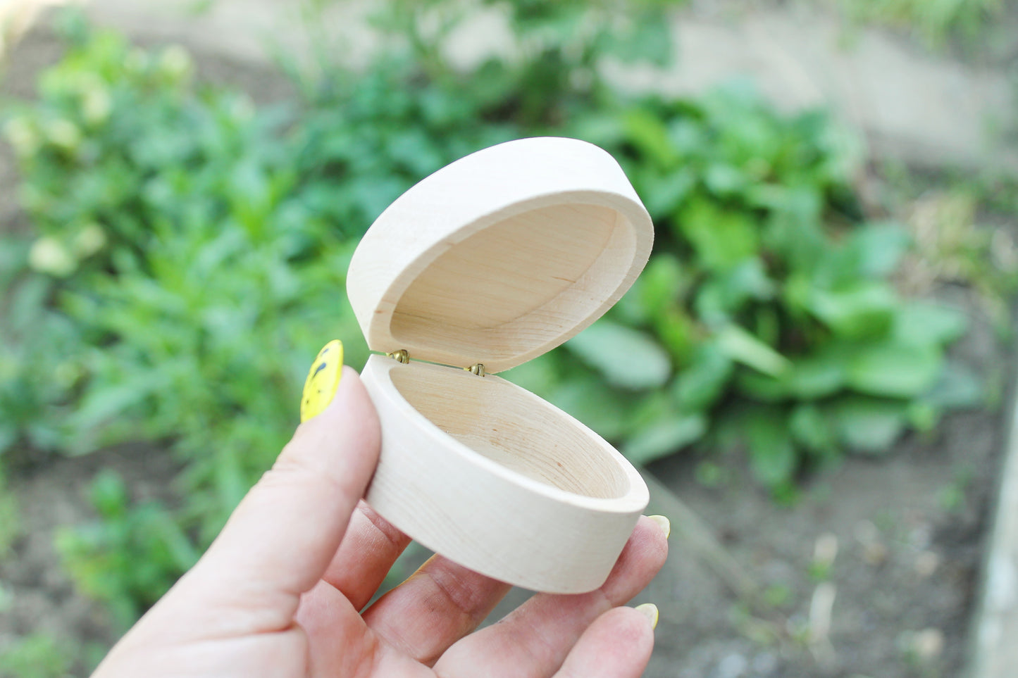 65 mm - Round unfinished wooden box - with cover on hinge - natural, eco friendly - 65 mm diameter