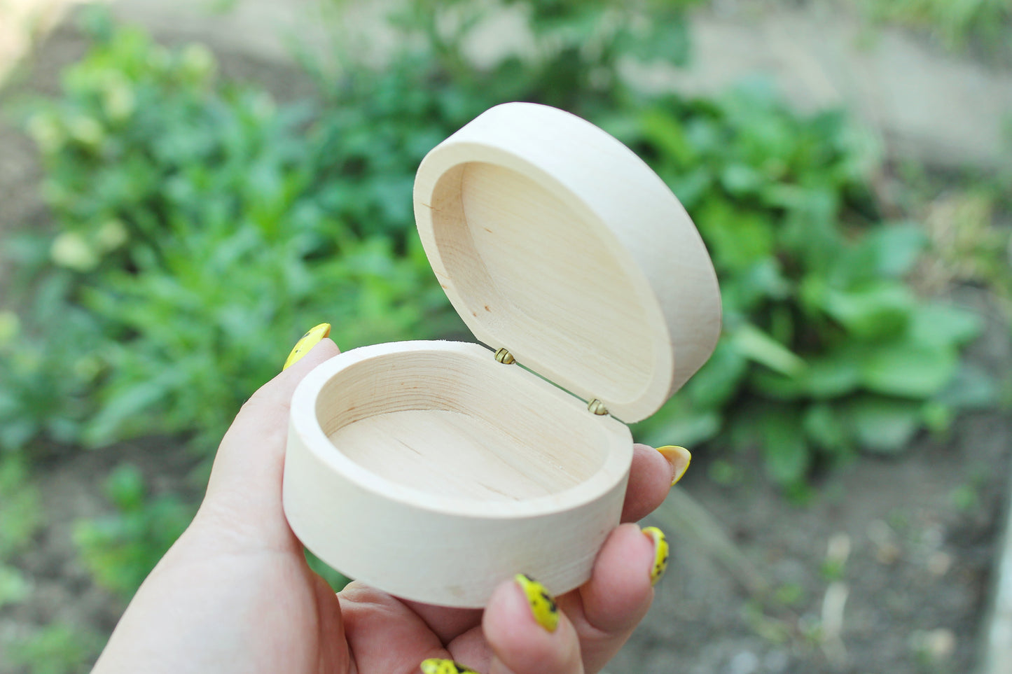 65 mm - Round unfinished wooden box - with cover on hinge - natural, eco friendly - 65 mm diameter