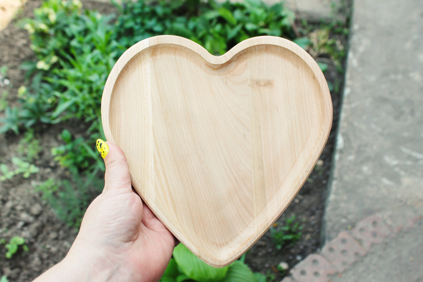 Heart-Shaped Wooden Plate – Ash Wood – 22×22 cm – Unfinished for Painting or Pyrography - handmade wooden plate