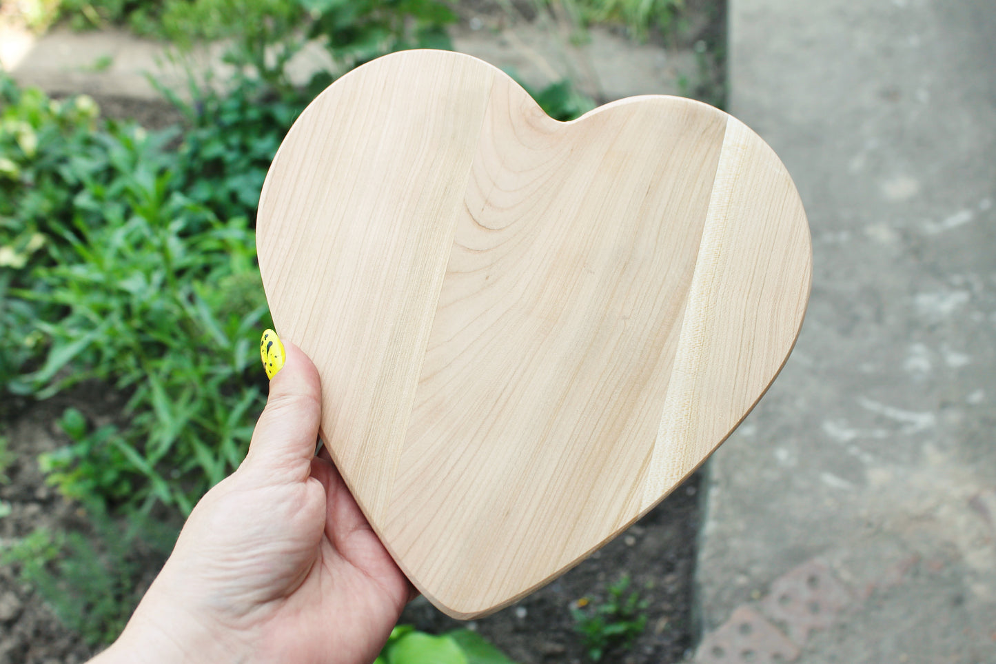 Heart-Shaped Wooden Plate – Ash Wood – 22×22 cm – Unfinished for Painting or Pyrography - handmade wooden plate