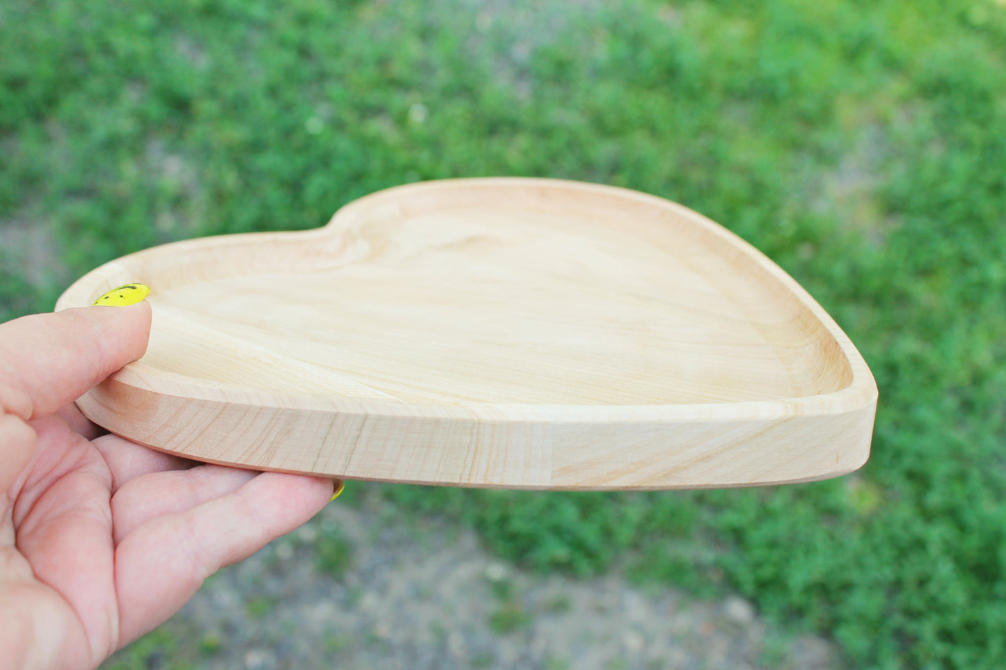 Heart-Shaped Wooden Plate – Ash Wood – 22×22 cm – Unfinished for Painting or Pyrography - handmade wooden plate