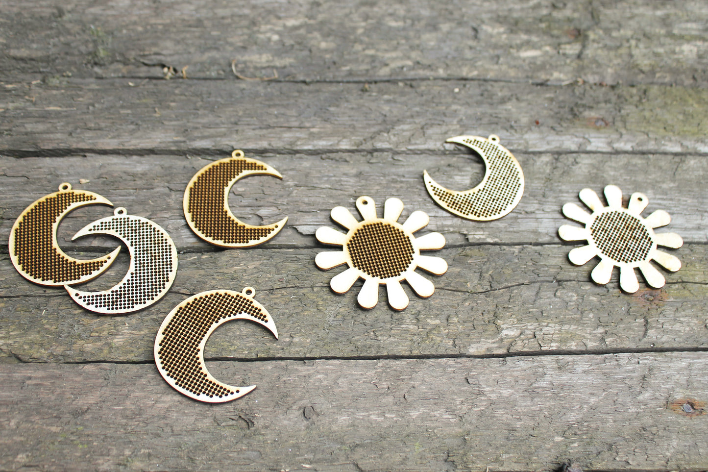 Flower, Sunflower, Sun Cross stitch pendant blank 3.2 inches (82 mm) - blanks Wood Needlecraft Pendant, wooden cross stitch blank