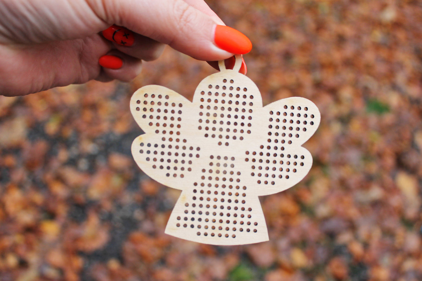 Bee - Cross stitch pendant blank 3.4 inches - blanks Wood Needlecraft Pendant - wooden cross stitch blank