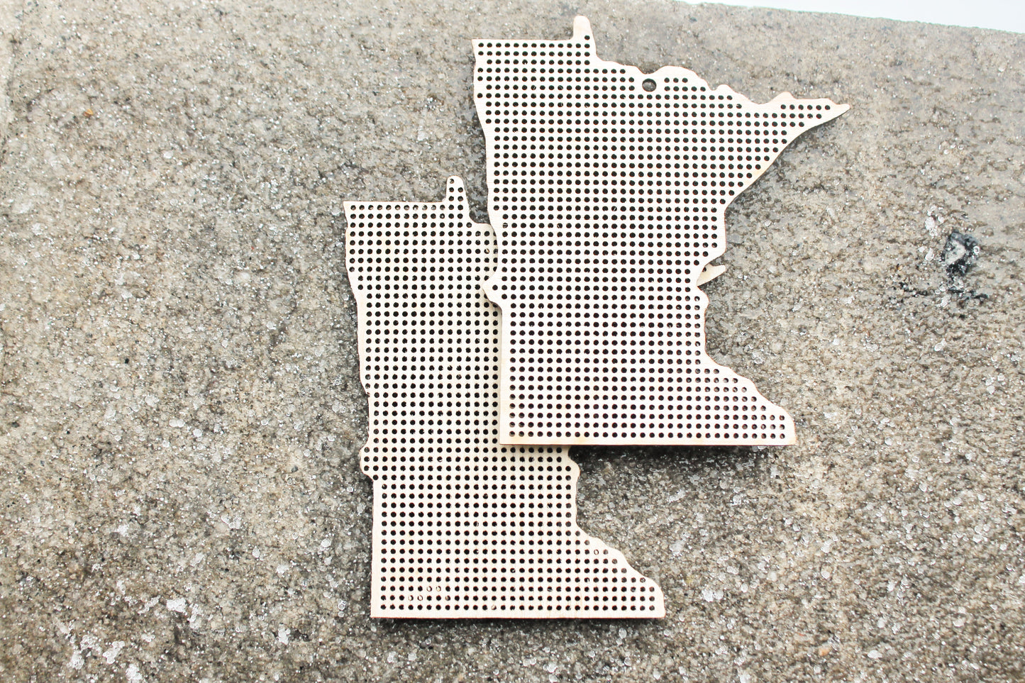 Minnesota state cross stitch - Laser Cut - unfinished blank - 3.9 inches - Minnesota Map cross stitch blank