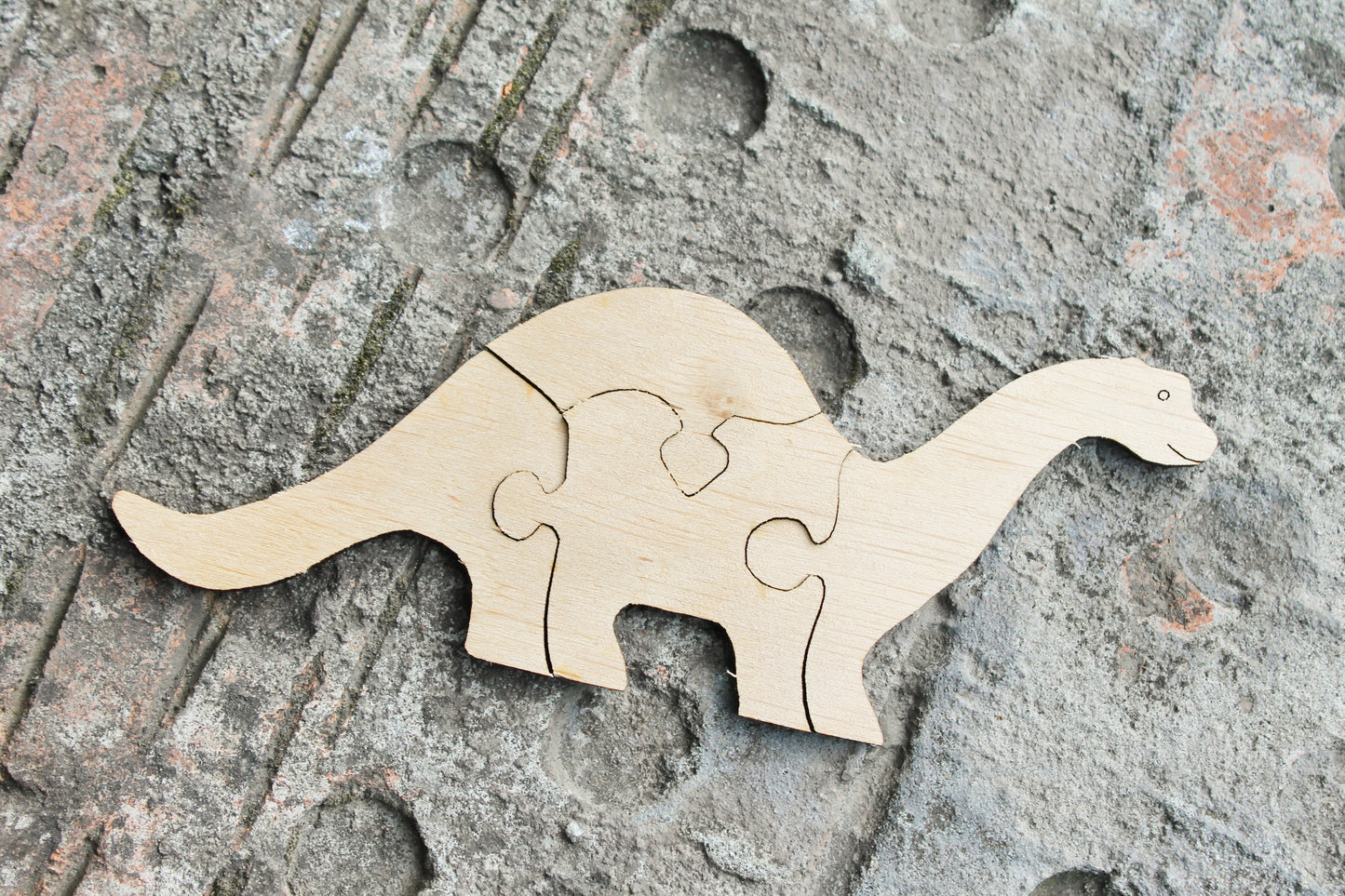 Dino-puzzle blank - 5.8 inch - do it yourself puzzle - laser cut puzzle blank - Wooden Puzzle - 4 pieces