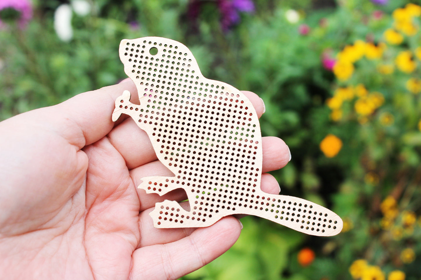 Beaver - cross stitch blank - 106 mm - 4.2 inch - blank Wood for Needlecraft - wooden cross stitch blank