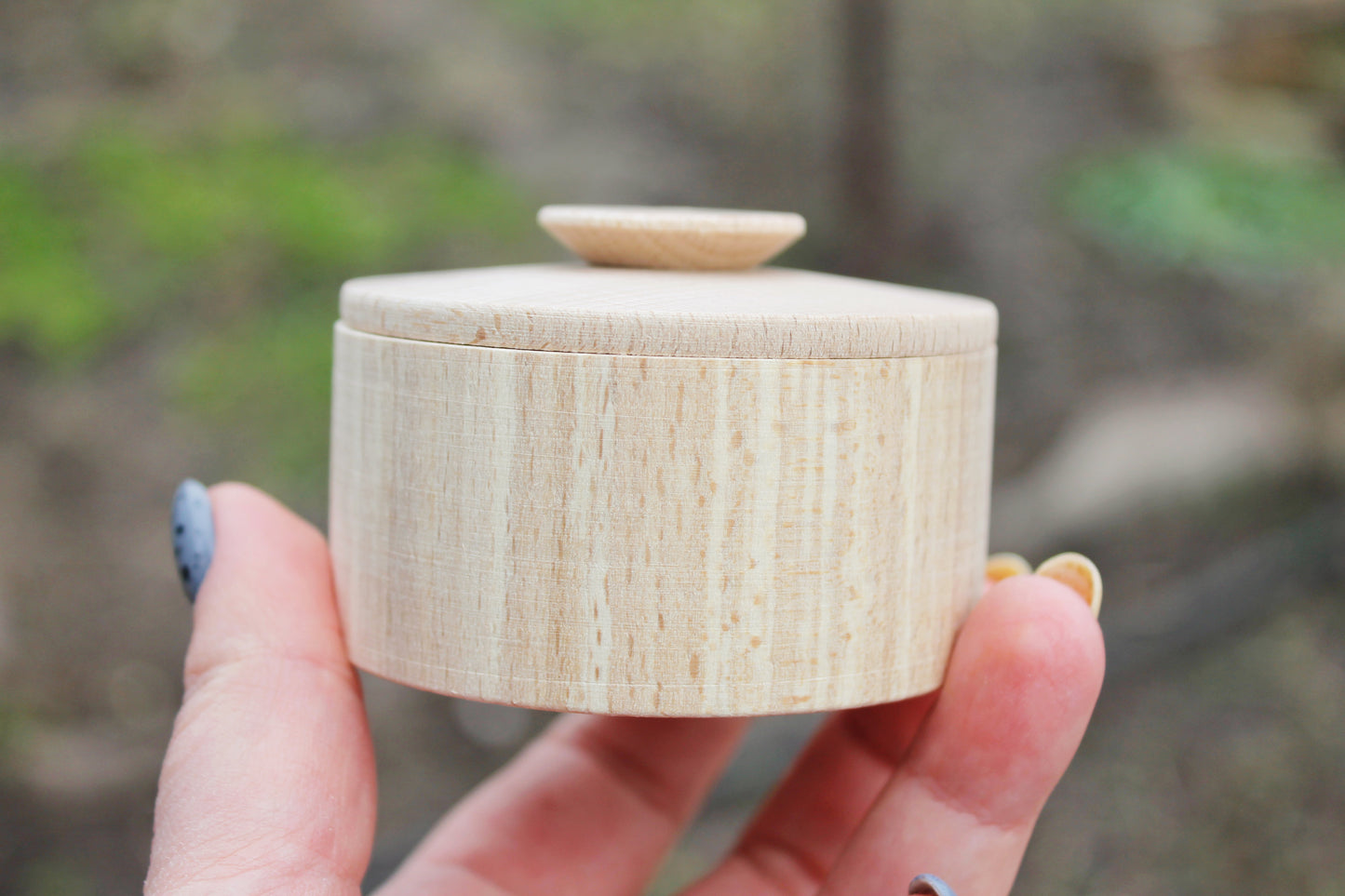 Small wooden box 70 mm 2.8 inches - round unfinished wooden box - with lid - beech wood