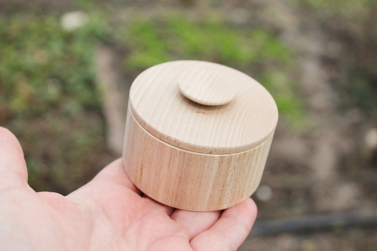 Small wooden box 70 mm 2.8 inches - round unfinished wooden box - with lid - beech wood