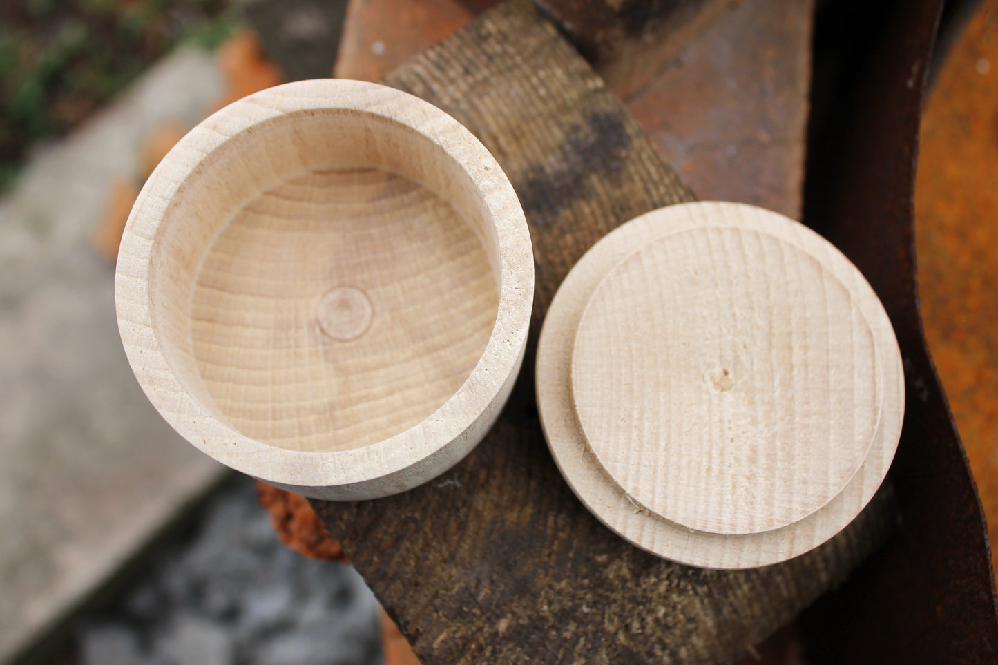 Small wooden box 70 mm 2.8 inches - round unfinished wooden box - with lid - beech wood