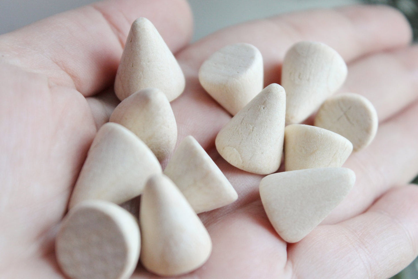 Wooden cones 17x12 mm 25 pcs - eco friendly - made of beech wood