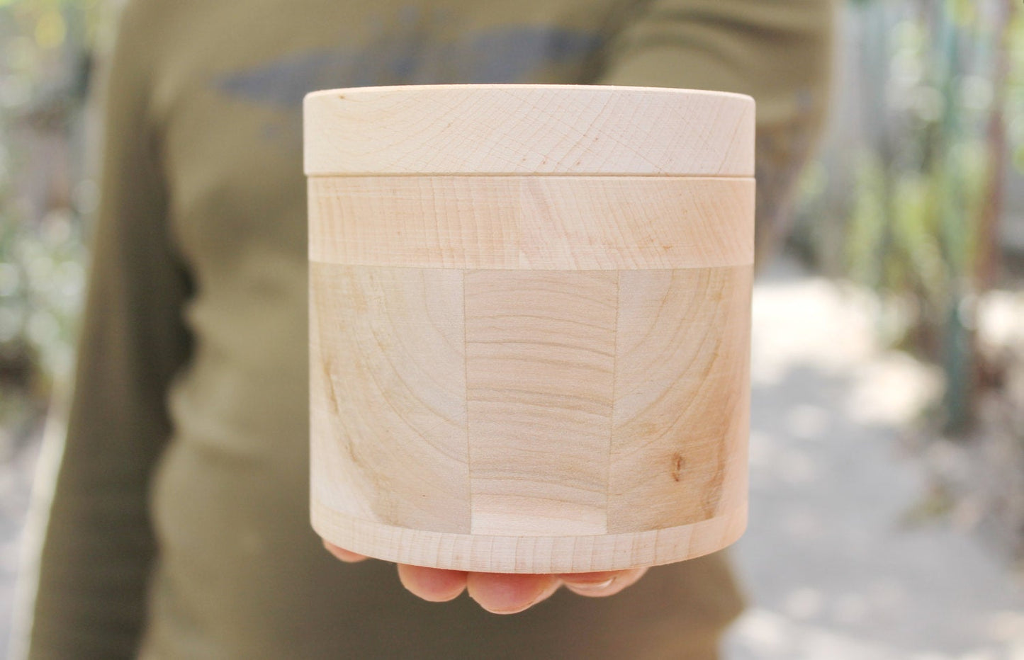 100 mm x 100 mm round unfinished wooden box - with cover - natural, eco friendly - 100 mm diameter