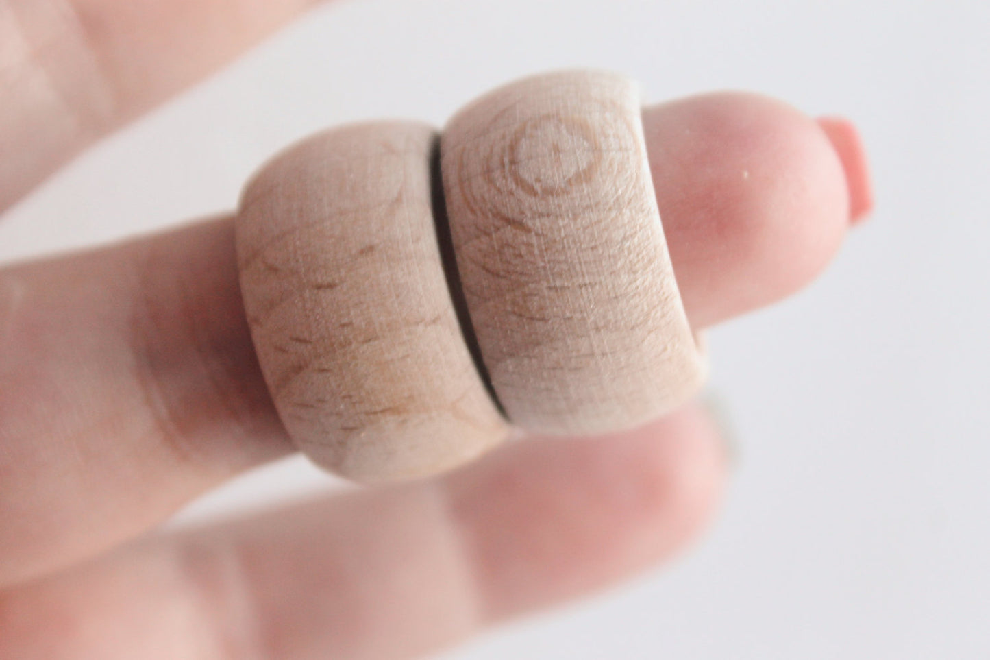Set of 2 Unfinished Wooden finger rings - 21 mm (0.82") - wooden connector - natural eco friendly - 2 pcs - made of beech wood