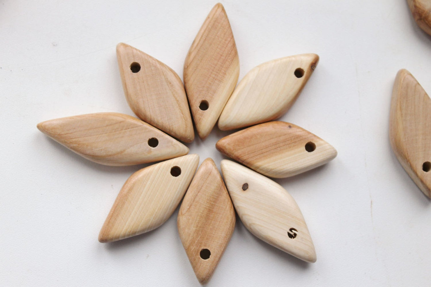 Set of 5 juniper wooden rhombs with hole - natural eco friendly - kids necklace