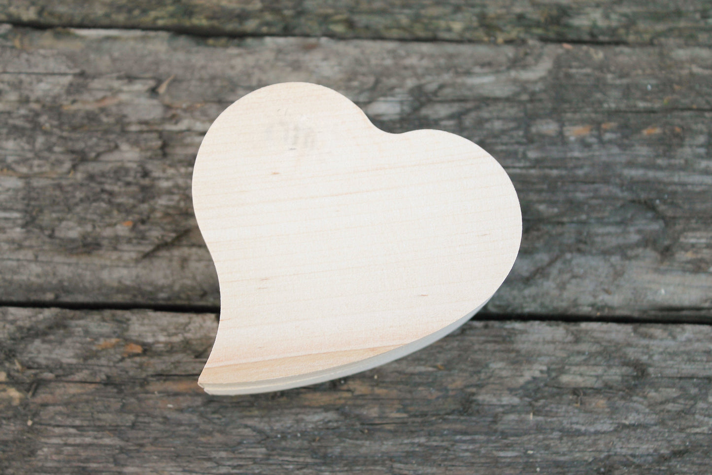 Heart-box unfinished wooden 3 inches - with lid - no hinges - natural, eco friendly