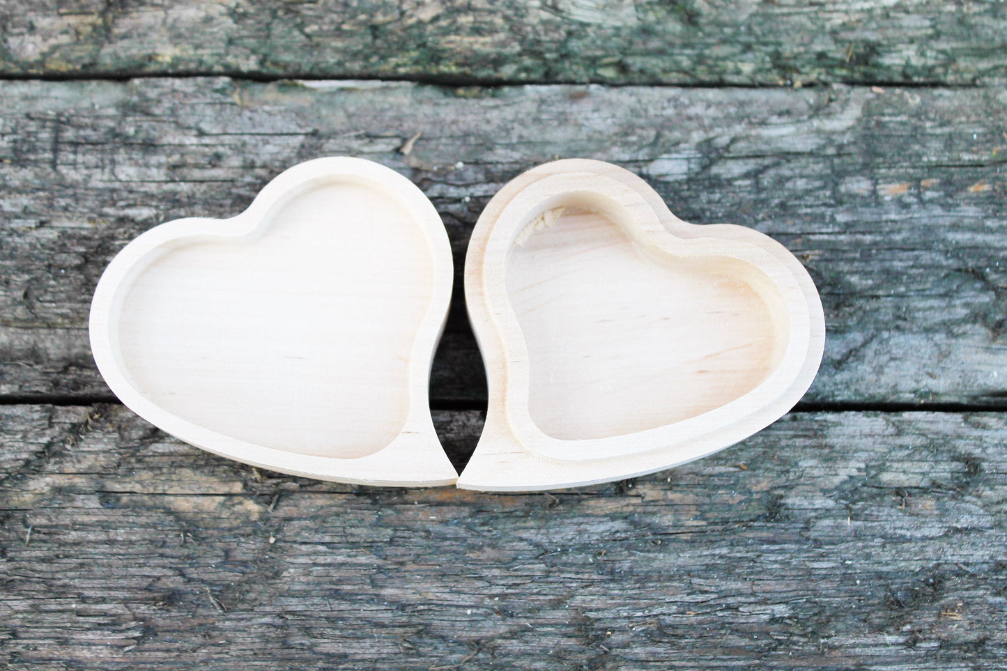 Heart-box unfinished wooden 3 inches - with lid - no hinges - natural, eco friendly