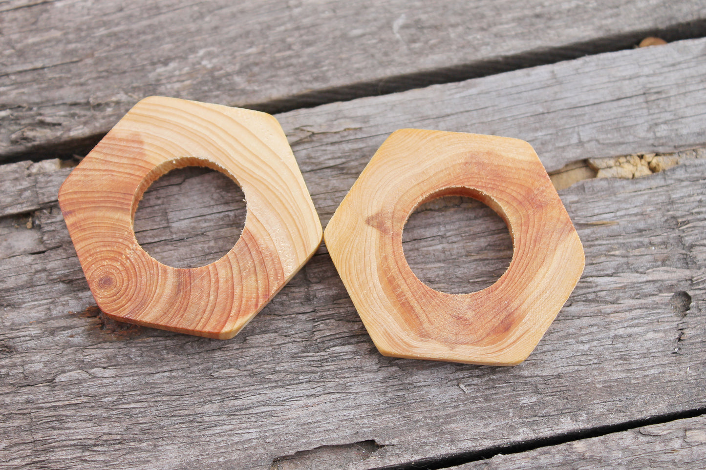 Set of 2 juniper wooden big nut 42-50 mm - natural eco friendly - kids necklace - aroma juniper