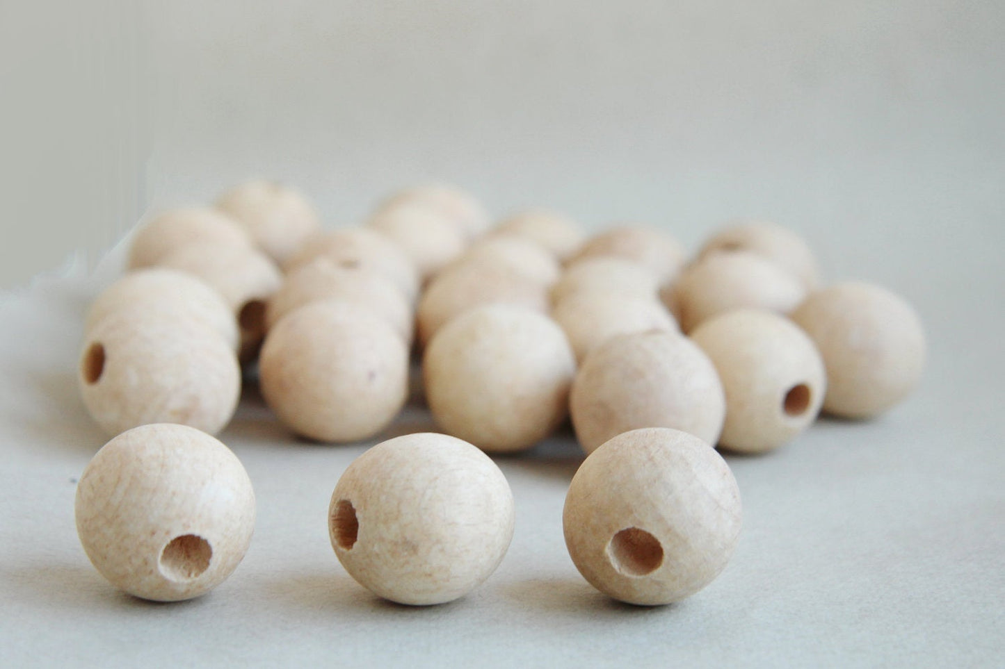 25 mm Wooden beads 25 pcs - big hole 8 mm - natural eco friendly