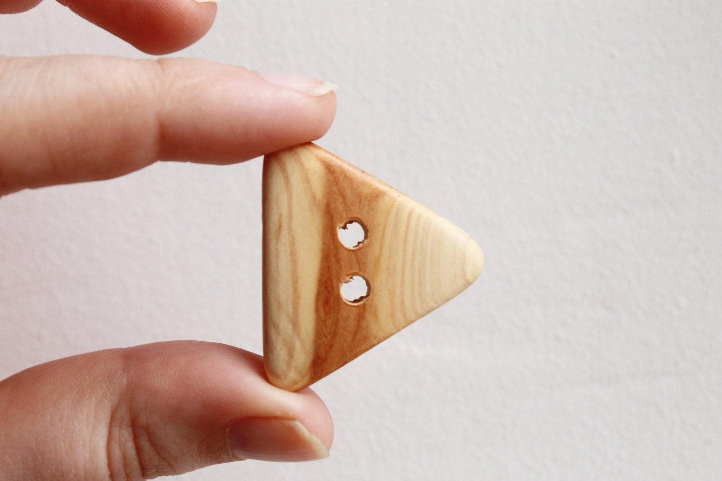 Set of 5 juniper buttons - Natural polished - eco friendly