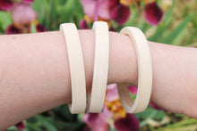 Load image into Gallery viewer, Wooden round bracelets set of 3 - unfinished round bangle - 10 mm - linden wood
