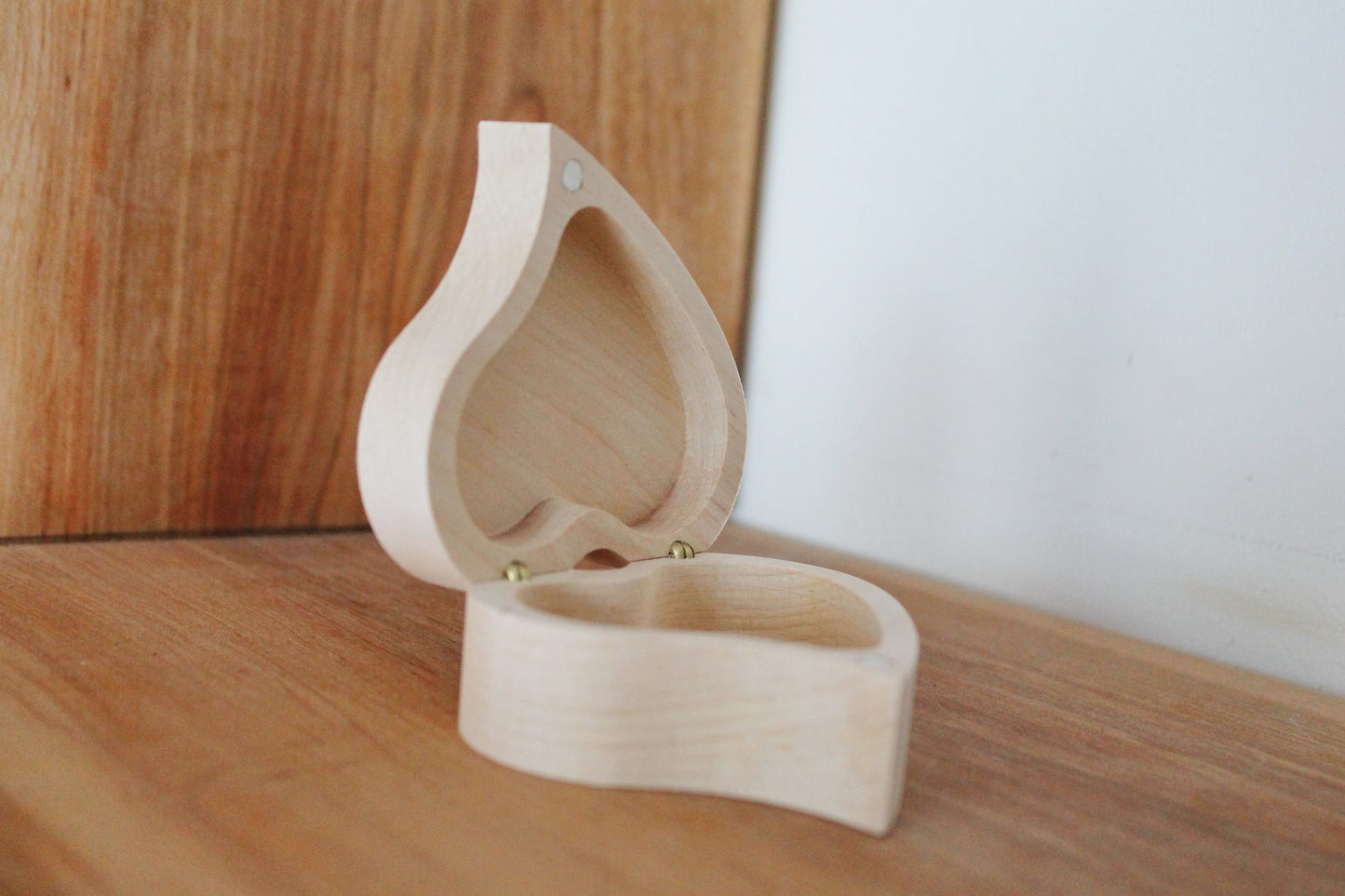 Hinged Heart-box unfinished wooden on magnets or not - natural wooden box - wedding heart -box - engaged heart-box