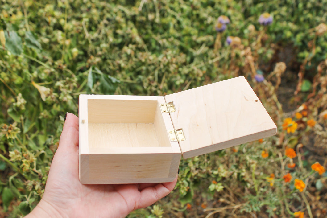 Square unfinished wooden box - 100 mm - 3.9 inches - with lid on hinges- natural, eco friendly birch wood