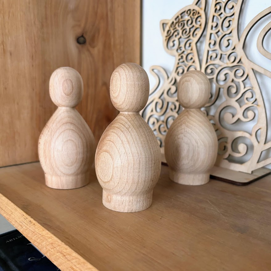 Small Wooden Peg Doll Made of Beech Wood - 4.5 inches, Unfinished Natural Waldorf Figure, DIY Craft Toy, Minimalist Wooden Figurine
