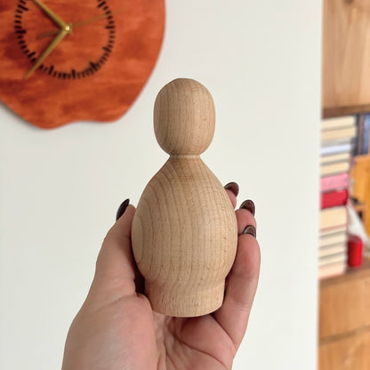 Small Wooden Peg Doll Made of Beech Wood - 4.5 inches, Unfinished Natural Waldorf Figure, DIY Craft Toy, Minimalist Wooden Figurine