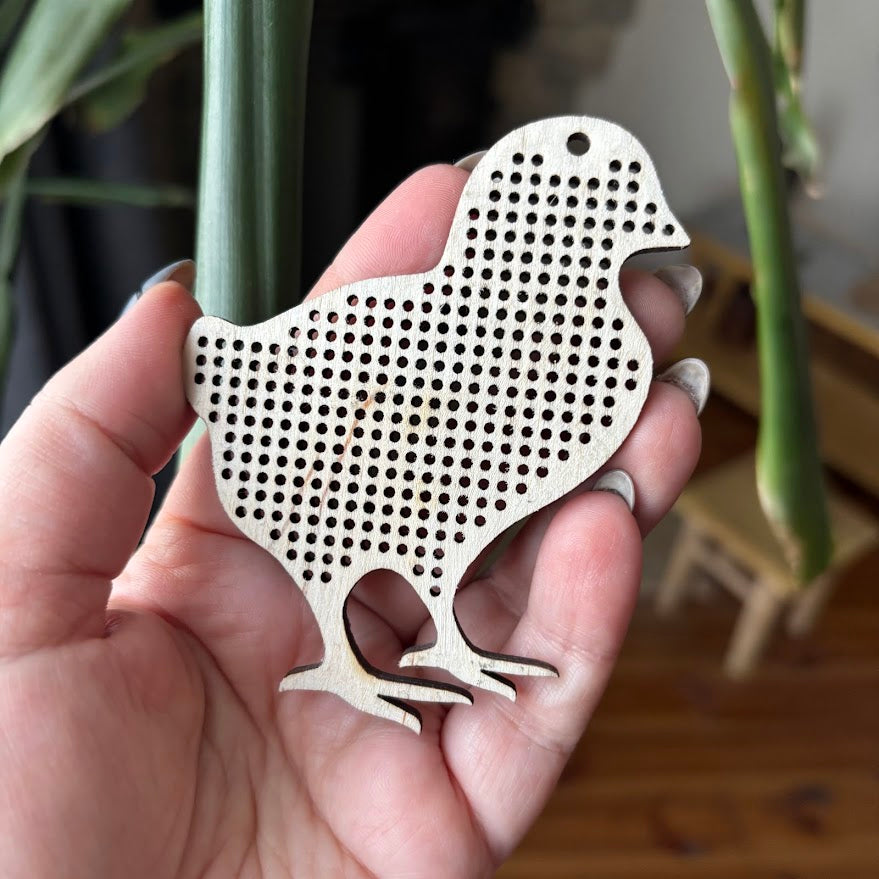 Embroidery Chick Wooden Blank (Baby Chick) – Birch Plywood Cutout for DIY Cross Stitch, 90x71 mm Craft Ornament
