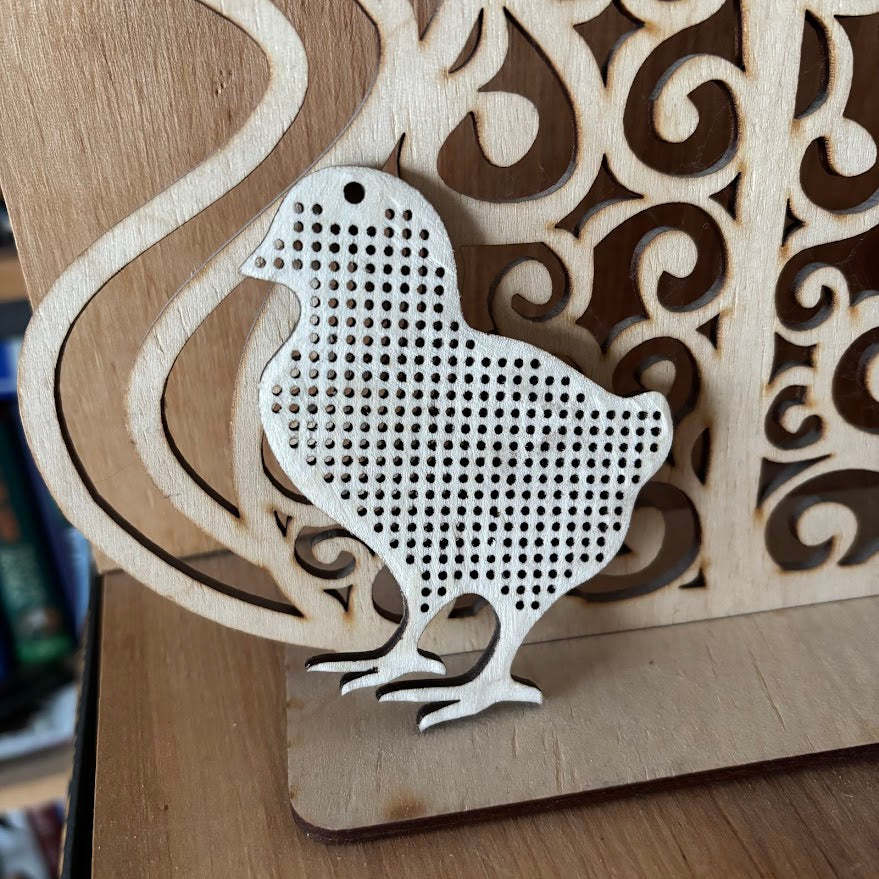 Embroidery Chick Wooden Blank (Baby Chick) – Birch Plywood Cutout for DIY Cross Stitch, 90x71 mm Craft Ornament