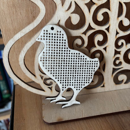 Embroidery Chick Wooden Blank (Baby Chick) – Birch Plywood Cutout for DIY Cross Stitch, 90x71 mm Craft Ornament