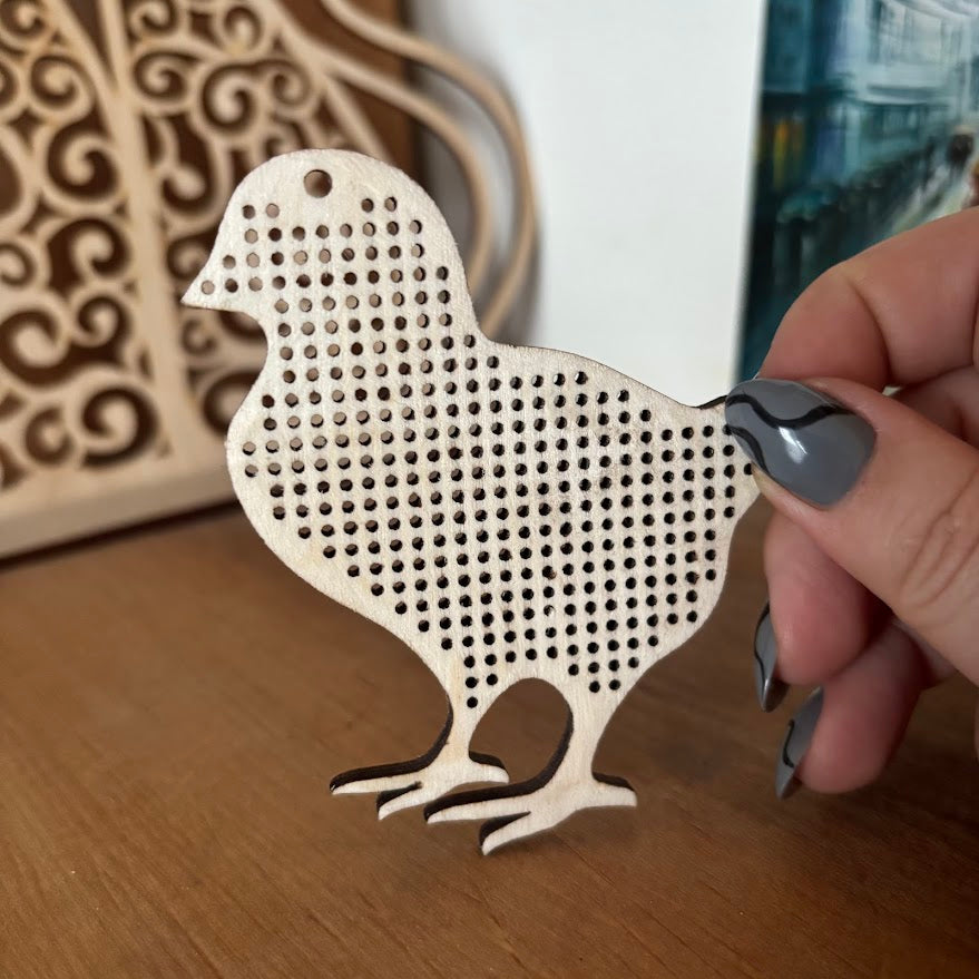Embroidery Chick Wooden Blank (Baby Chick) – Birch Plywood Cutout for DIY Cross Stitch, 90x71 mm Craft Ornament