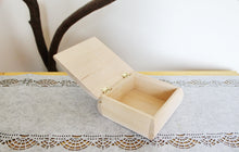 Load image into Gallery viewer, Square unfinished wooden box - 150x150 mm - 5.9 inches - on hinges- natural, eco friendly
