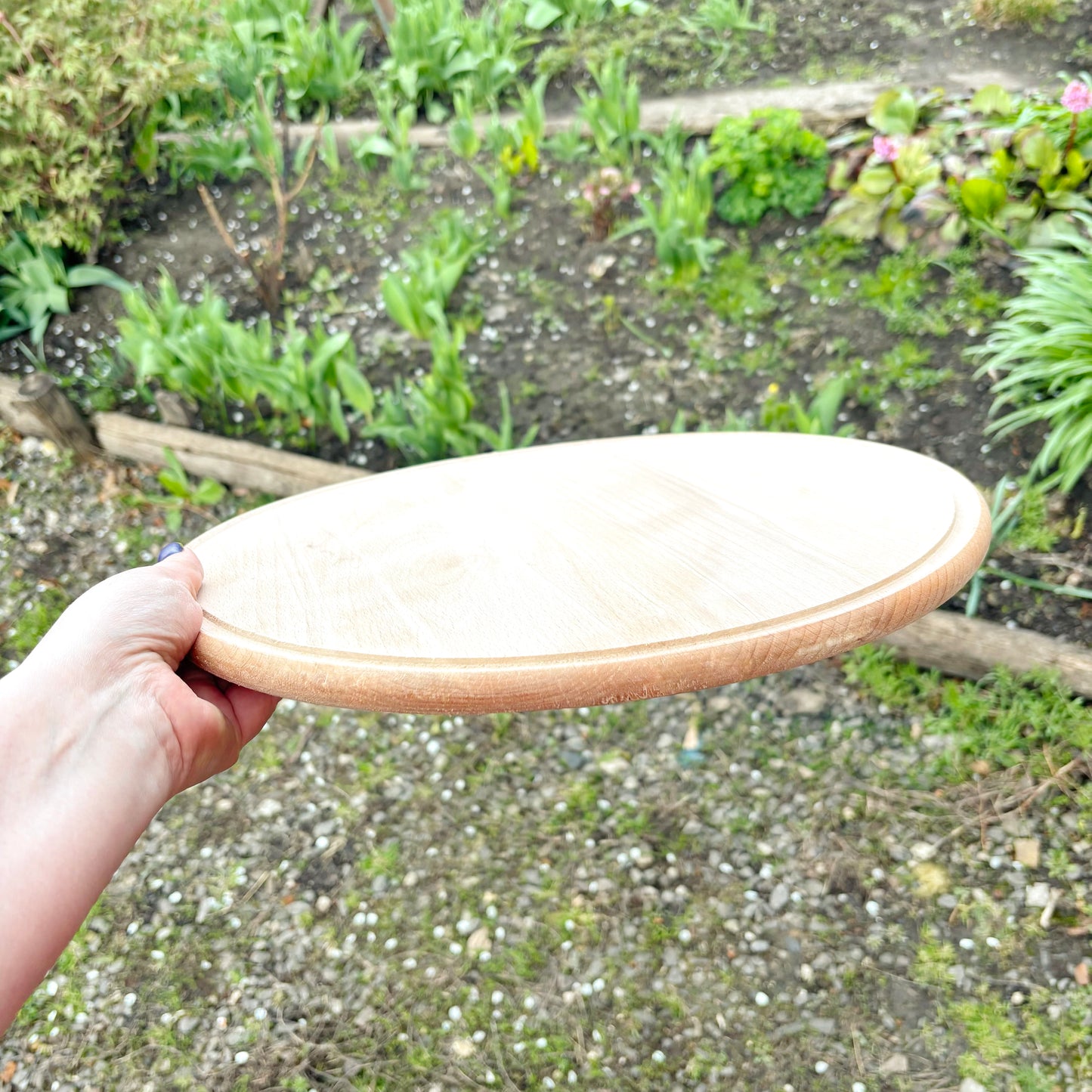 Large Wooden Pizza Board 37 cm/14.5 inch Round Serving Tray Beech Wood Platter with Rim Kitchen Serving Plate Cheese Board