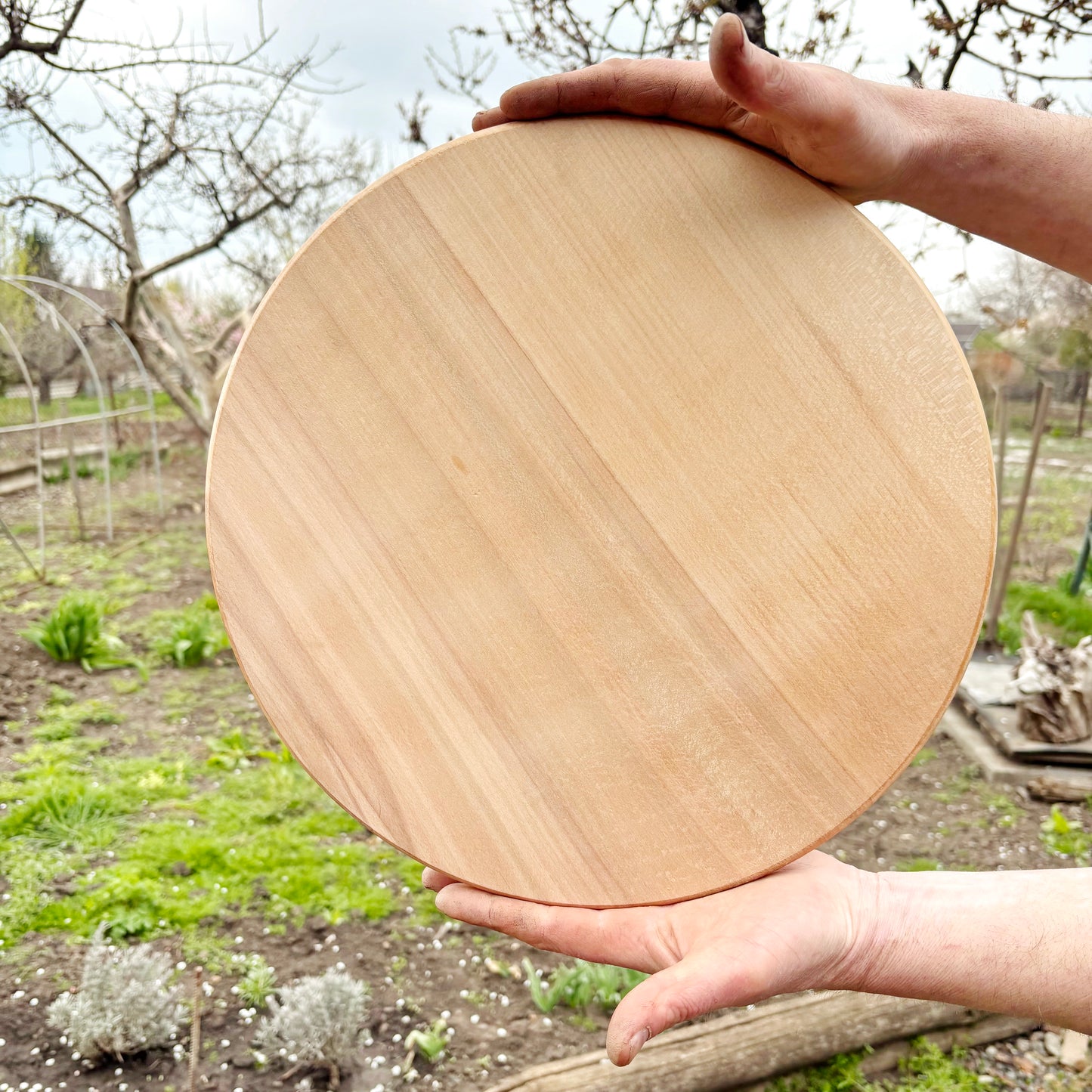 Large Wooden Pizza Board 37 cm/14.5 inch Round Serving Tray Beech Wood Platter with Rim Kitchen Serving Plate Cheese Board