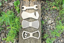 Load image into Gallery viewer, Unfinished laser cut plywood bow-ties - natural - eco friendly
