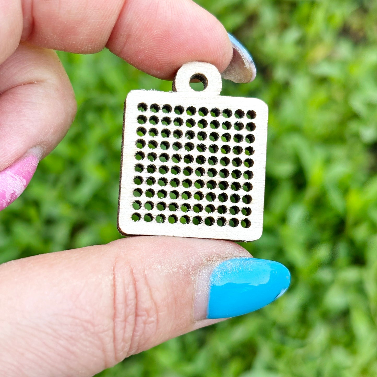 Tiny Cross Stitch Wood Blanks for Embroidery Jewelry - Mini 1х1 inch Birch Plywood Pendants for Earrings, Charms & DIY Crafts