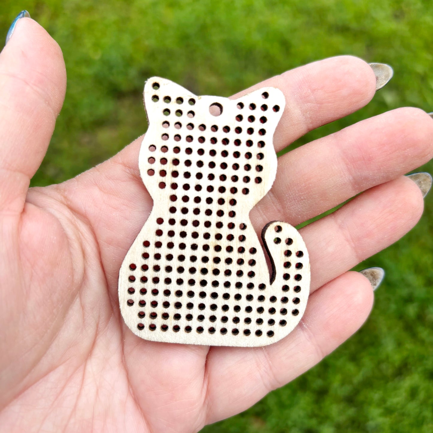 Cat Cross Stitch Blank Wooden Pendant, DIY Embroidery Ornament, Laser Cut Craft Supply, Single Piece or Bulk Pack