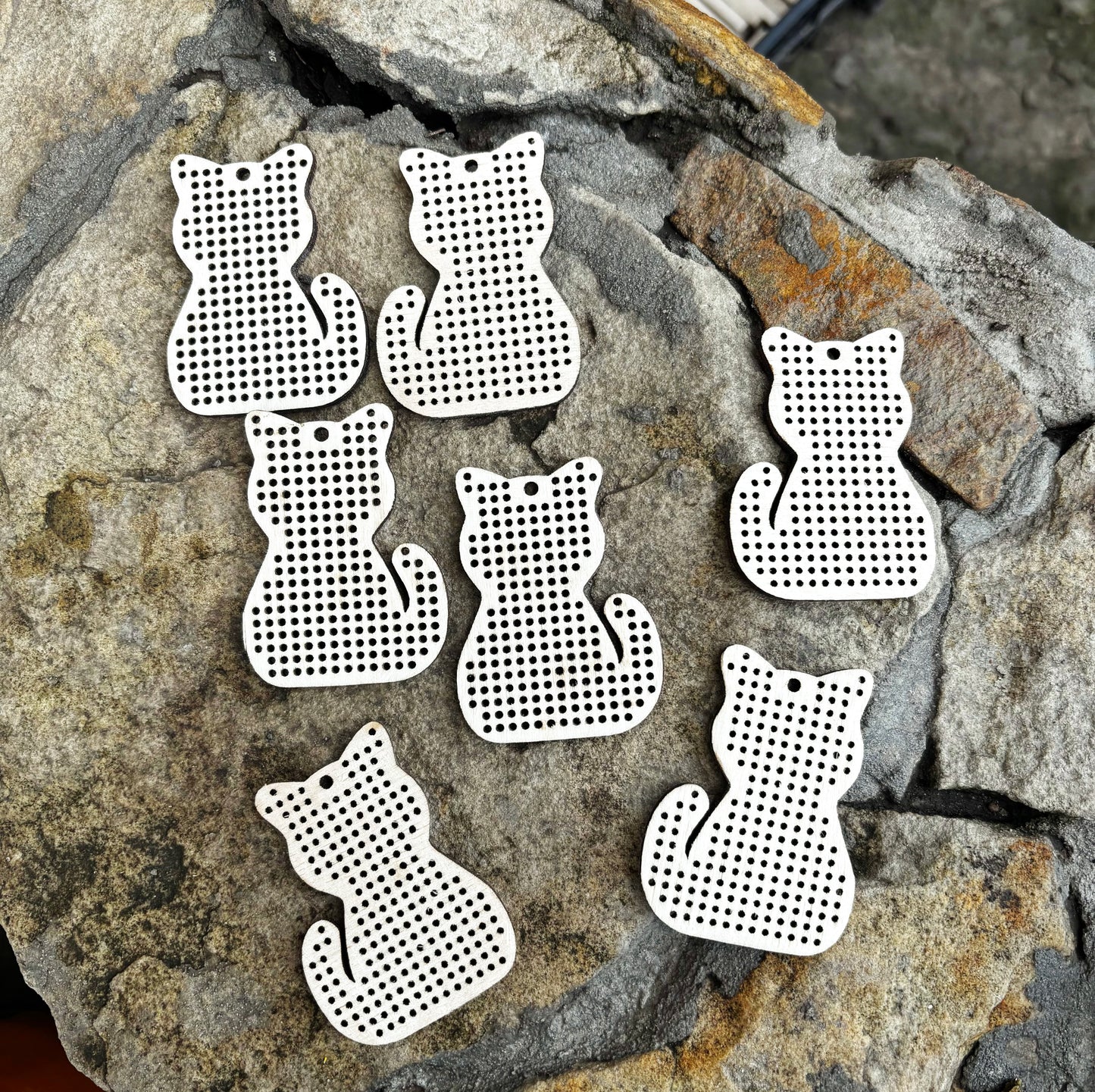 Cat Cross Stitch Blank Wooden Pendant, DIY Embroidery Ornament, Laser Cut Craft Supply, Single Piece or Bulk Pack