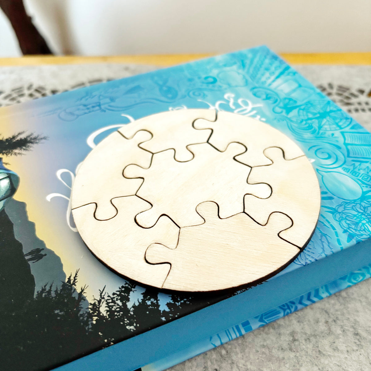 Round Wooden Puzzle Blank, 7-Piece Jigsaw Craft, Unfinished Birch Plywood, DIY Keepsake, Guest Book & Personalized Decor