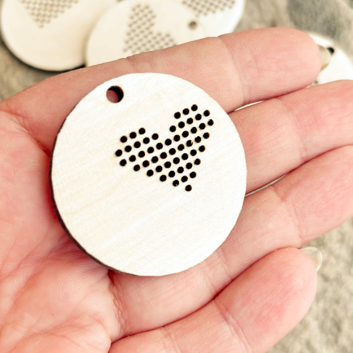 Wooden Cross Stitch Pendant Blanks 40mm – Heart Embroidery Jewelry Bases, Unfinished Wood Circles for DIY Necklace, Earrings & Crafts
